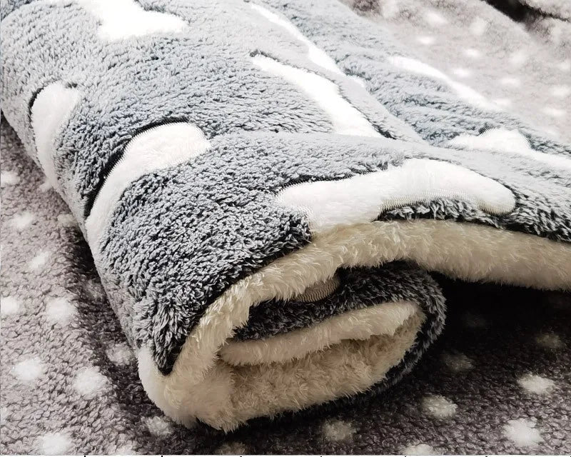 Petssify Thicken Flannel Pet Bed – Soft Warm Sleeping Mat for Small & Medium Dogs