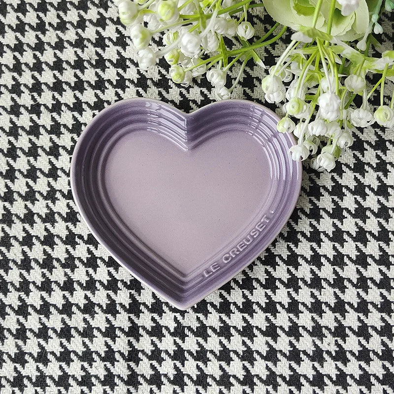 Petssify Heart-Shaped Ceramic Cat Bowl – Wide Anti-Vomiting Stress-Free Design