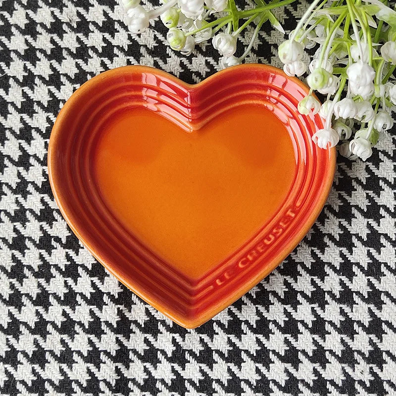 Petssify Heart-Shaped Ceramic Cat Bowl – Wide Anti-Vomiting Stress-Free Design