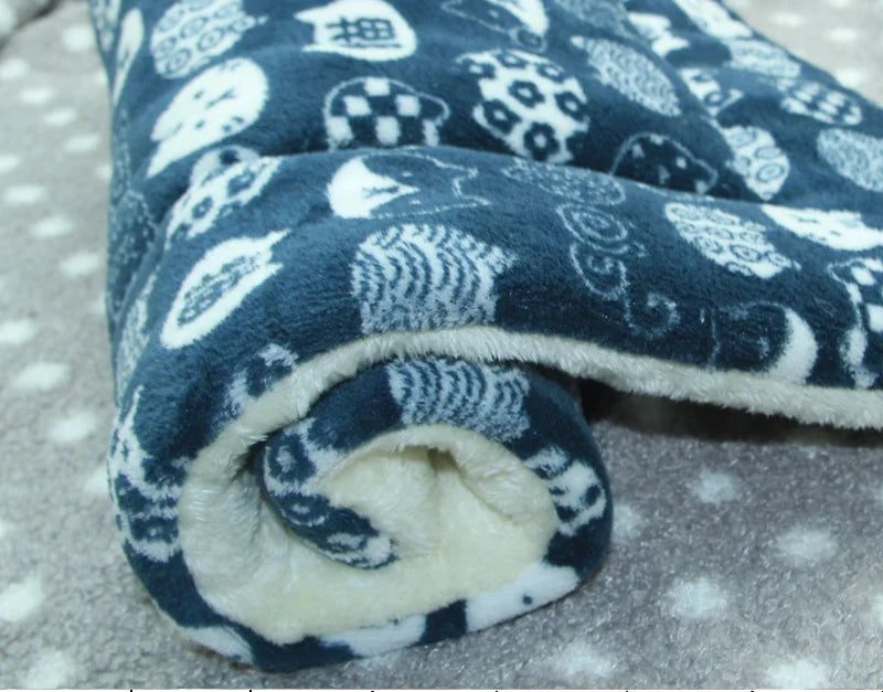 Petssify Thicken Flannel Pet Bed – Soft Warm Sleeping Mat for Small & Medium Dogs