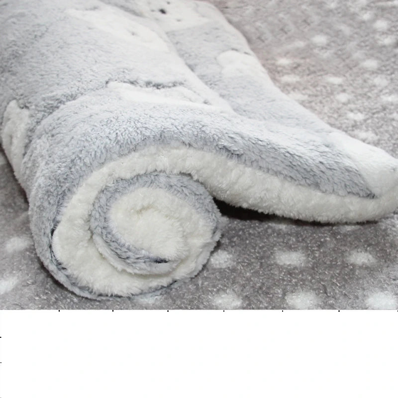 Petssify Thicken Flannel Pet Bed – Soft Warm Sleeping Mat for Small & Medium Dogs