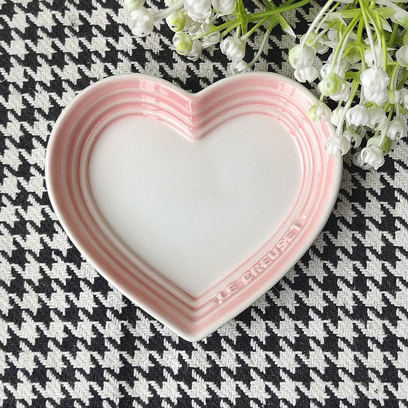 Petssify Heart-Shaped Ceramic Cat Bowl – Wide Anti-Vomiting Stress-Free Design