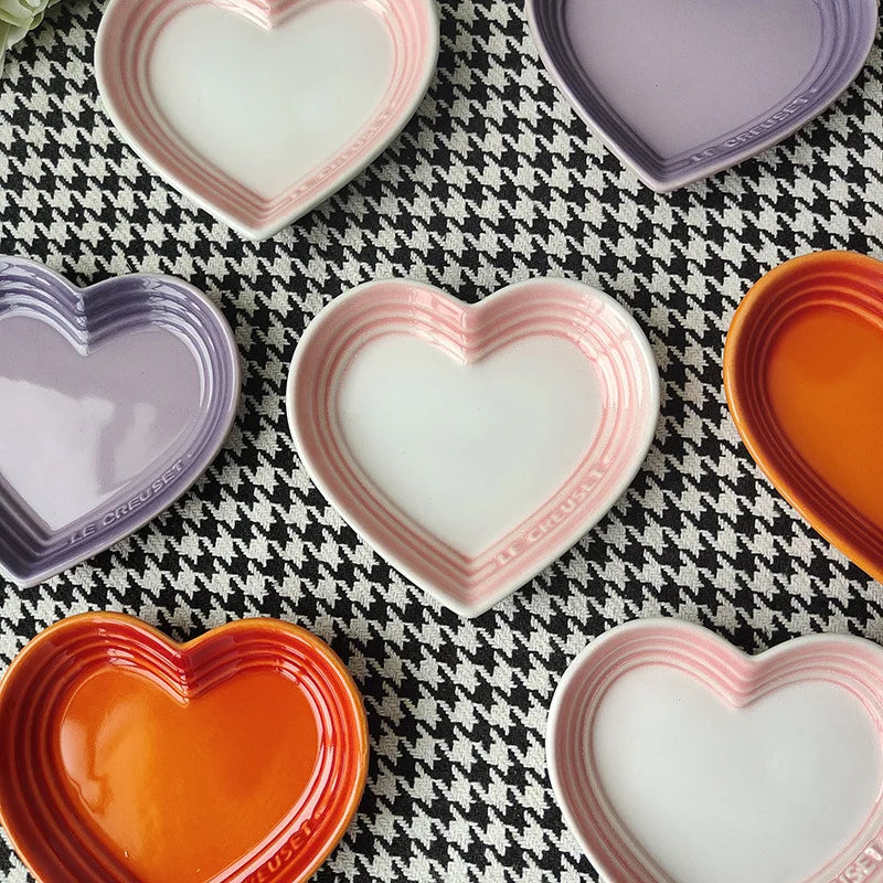Petssify Heart-Shaped Ceramic Cat Bowl – Wide Anti-Vomiting Stress-Free Design